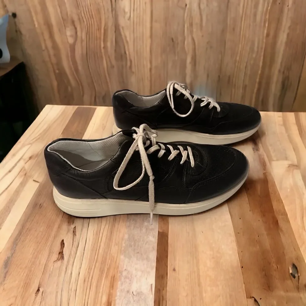 Ecco‎ Soft 7 Runner Sneakers Women’s Size 9 Black White Soles